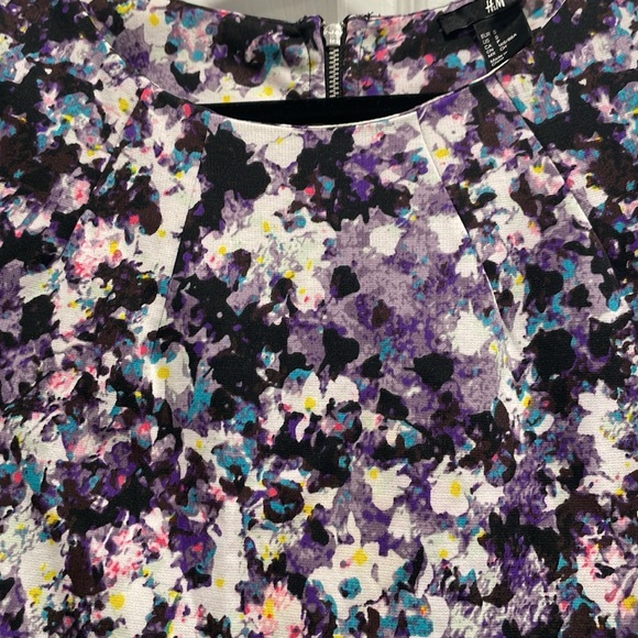 Floral Shift Dress - Picture 4 of 4